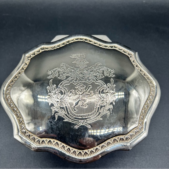 Vintage Lion Crest Jewelry Box w/Lion Claw Feet international Silver Co. Stamped - Picture 2 of 14